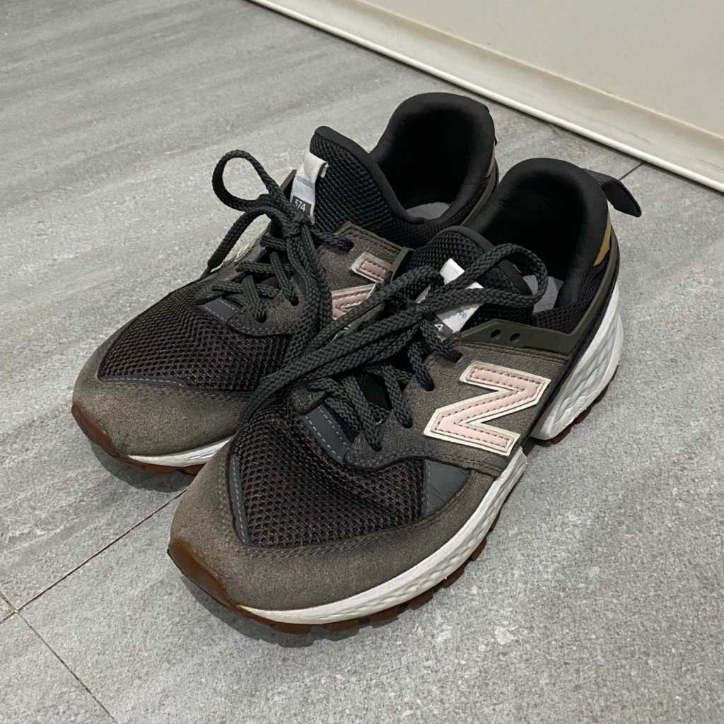 Preloved New Balance 574 size 38,5