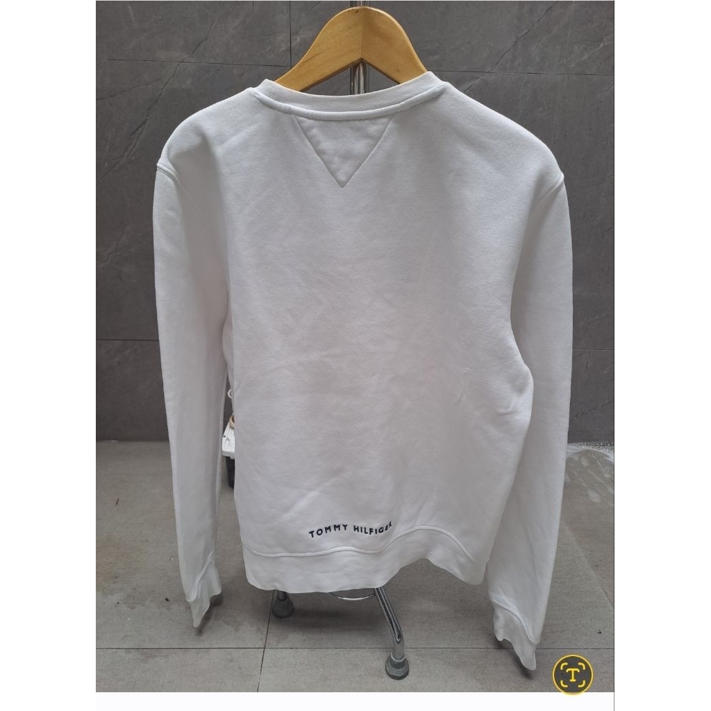 CN Tommy Hilfiger, Harga 250.000, Putih bersih mulus, Full Tag, No Minus, Lingkar Dada dan Panjang s