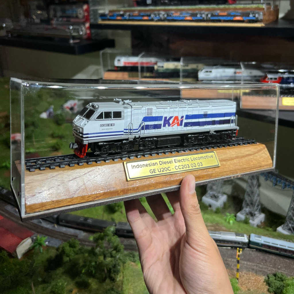 Miniatur Kereta Api / Lokomotif CC 203 02 03 SDT Spesial Livery 1995 Skala HO Medium Detail