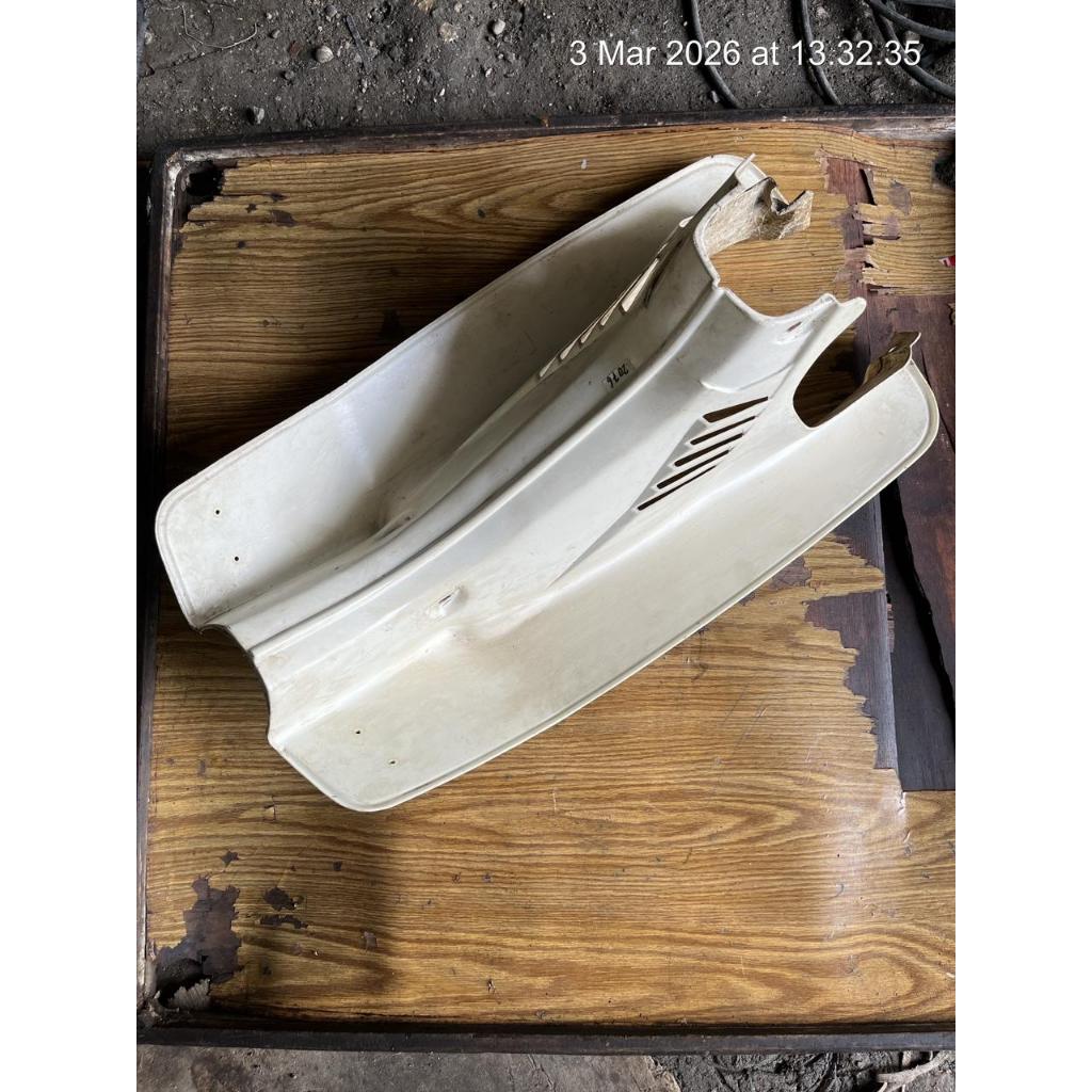 Sayap / legshield depan Suzuki RC RC80 RC100 DK Bravo original / 2876