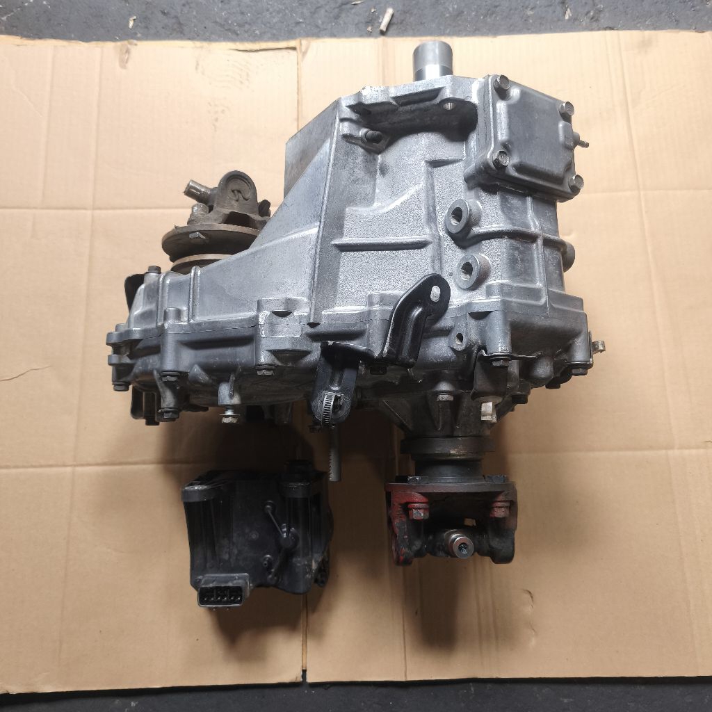 TC Transfercase Matic 4x4 + Aktuator motoran Toyota Fortuner GR/Hilux Revo 1GD/2GD Automatic