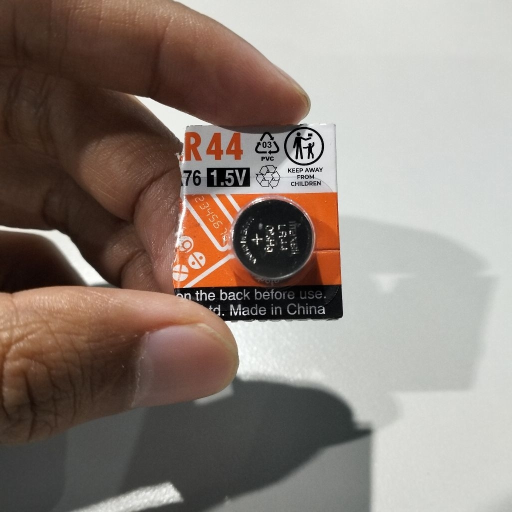 Baterai Kalkulator - Maxell LR44 - Original