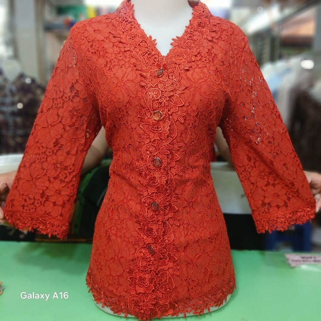 Blus Brokat  Bangkok