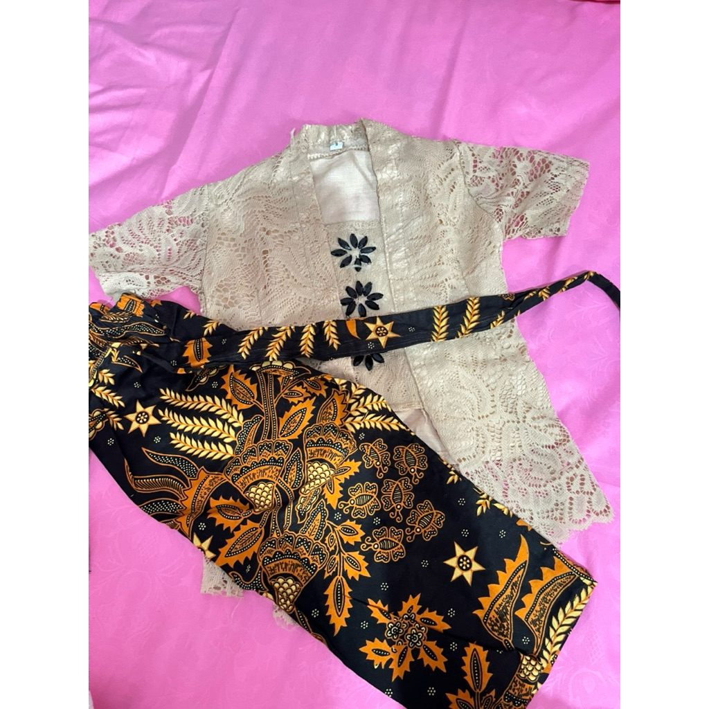 *PRELOV kebaya anak perempuan 1-2 tahun