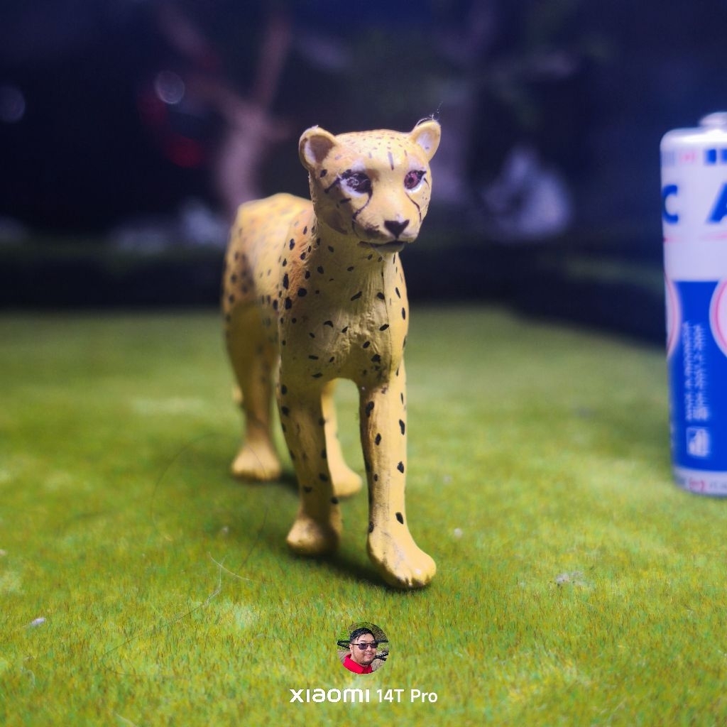 Takara tomy cheetah figure