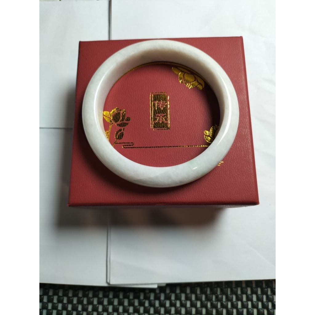 NATURAL GIOK / Jadeite Jade Burma White