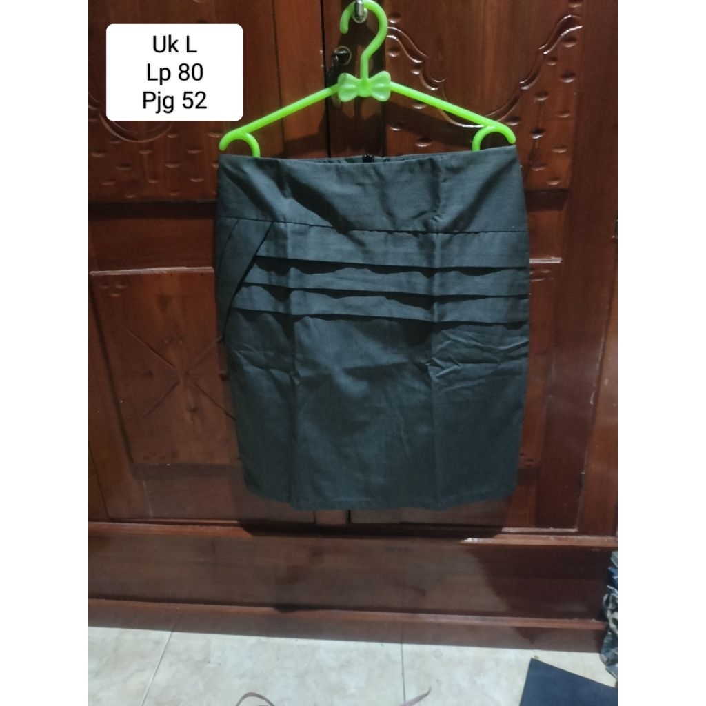 Rok wanita seragam ramayana preloved