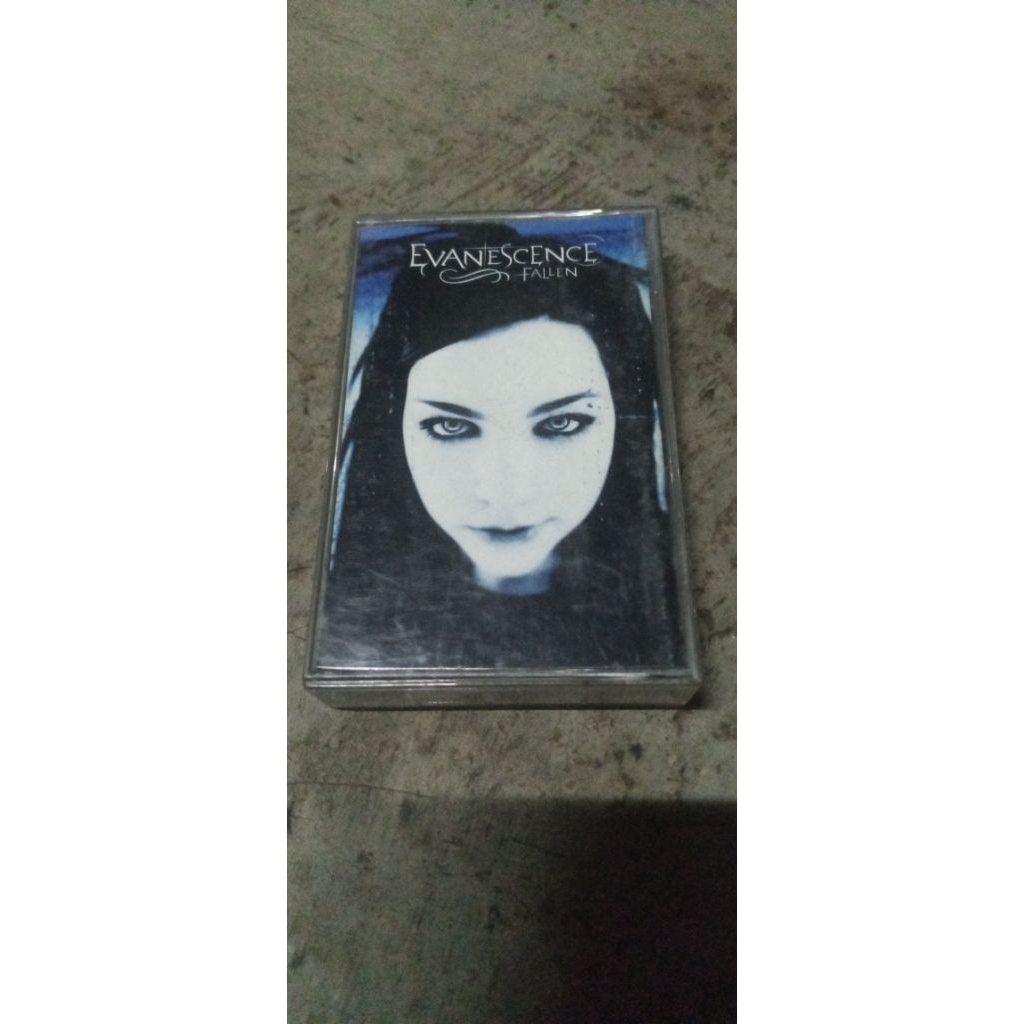 kaset pita Evanescence album fallen