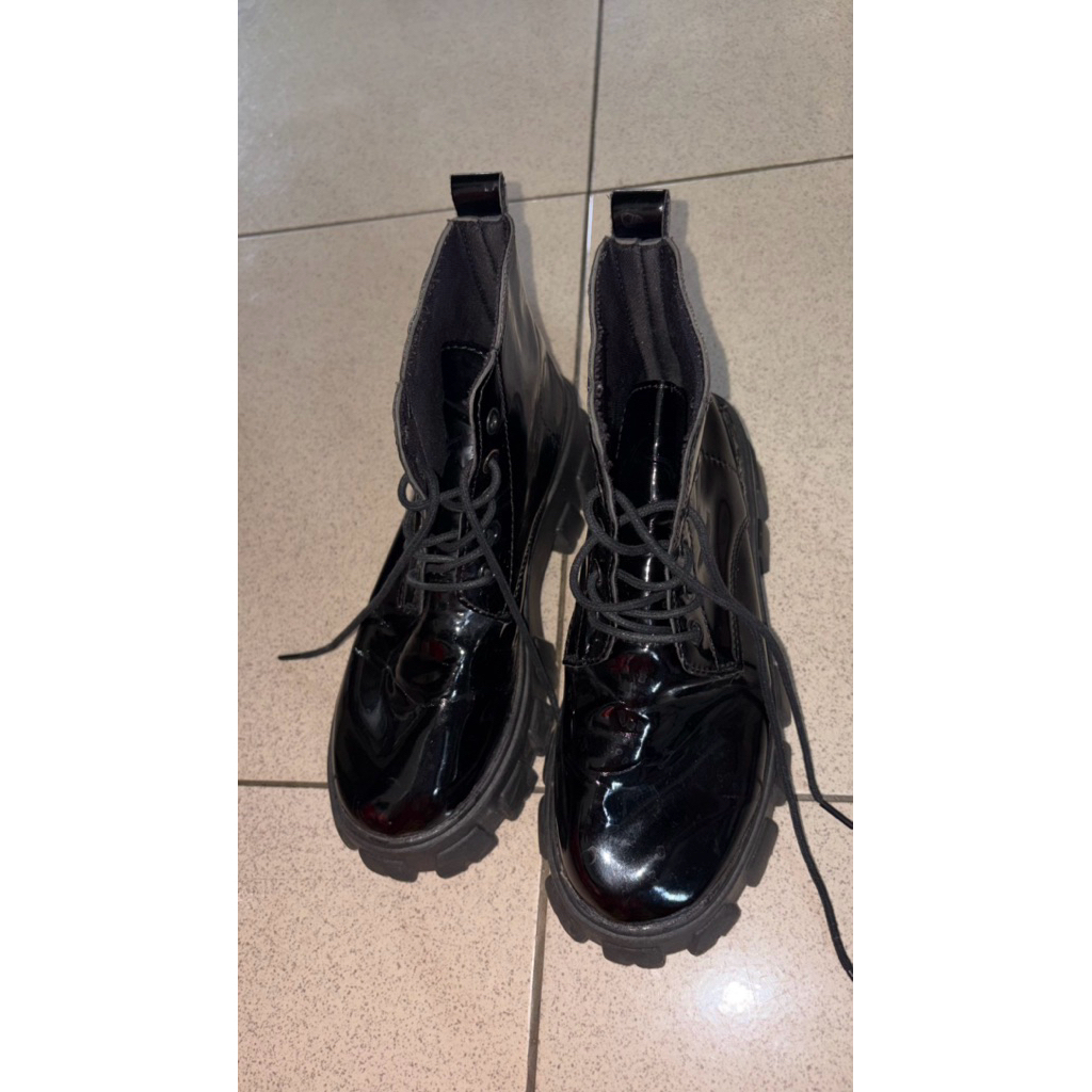PRELOVED SEPATU BOOT WANITA