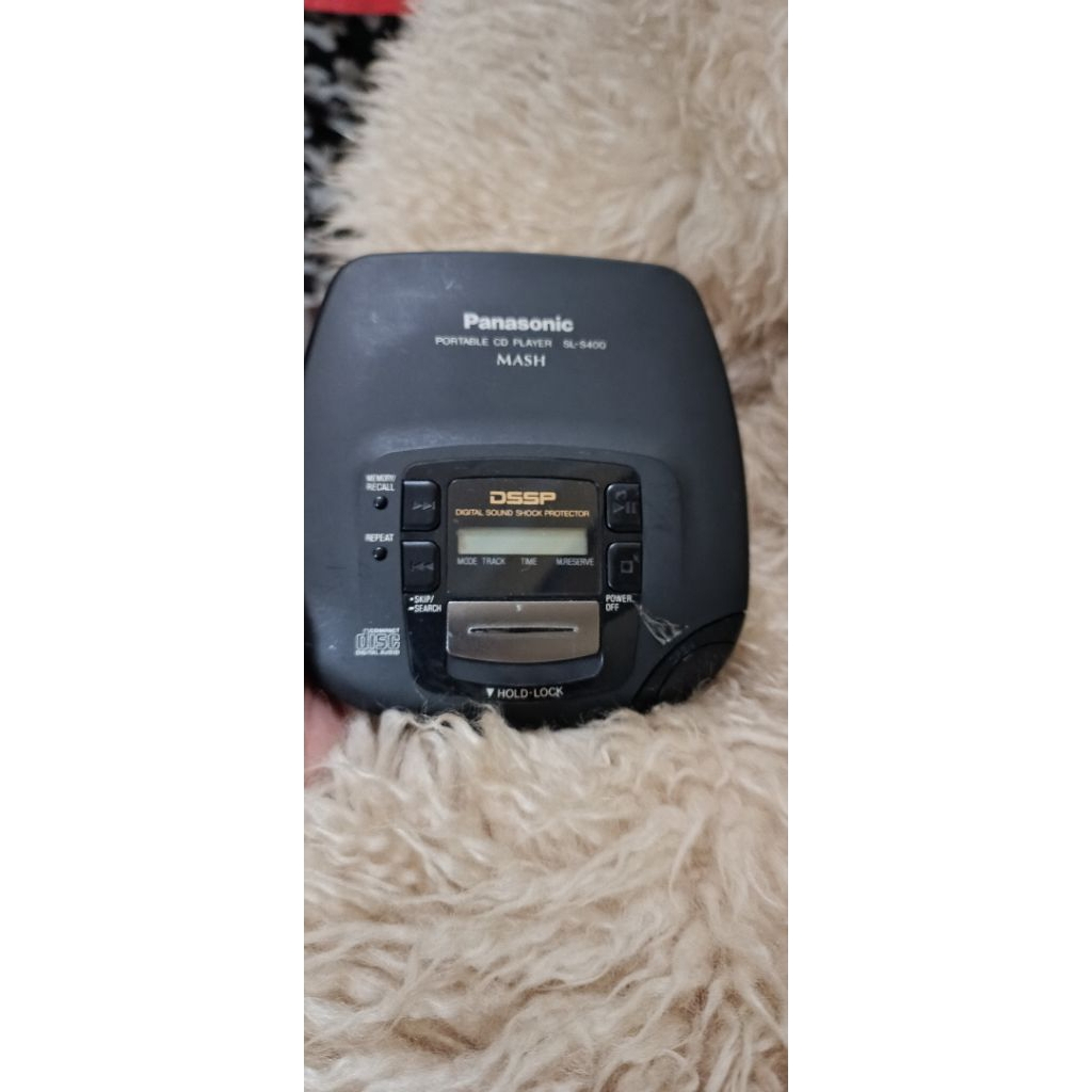 PANASONIC PORTABLE CD PLAYER SL - S 400