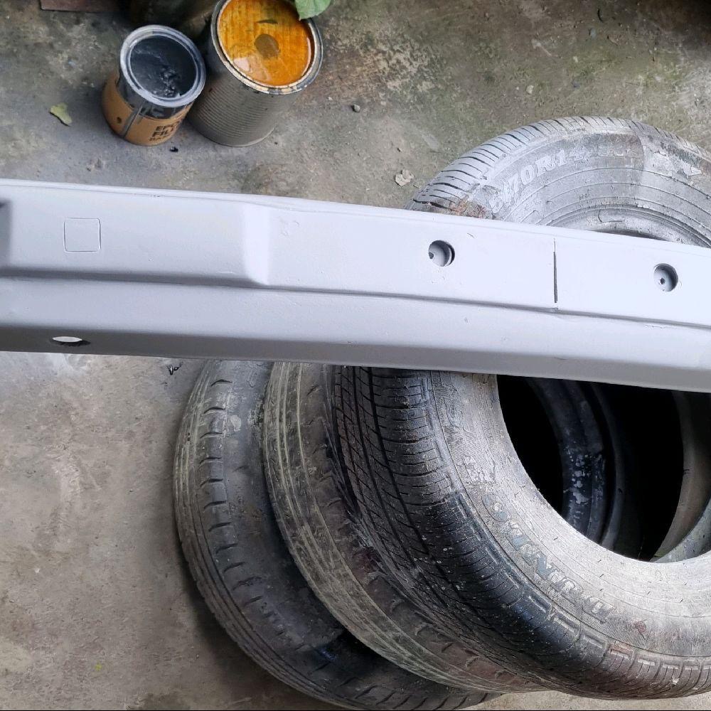 bumper depan  BMW E30 tinggal pakai