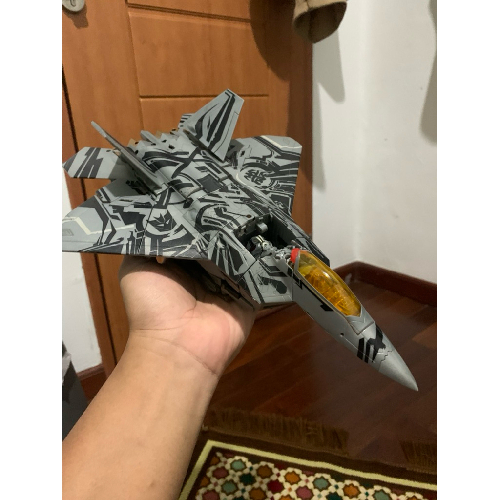 Transformers Leader Class Starscream 2010