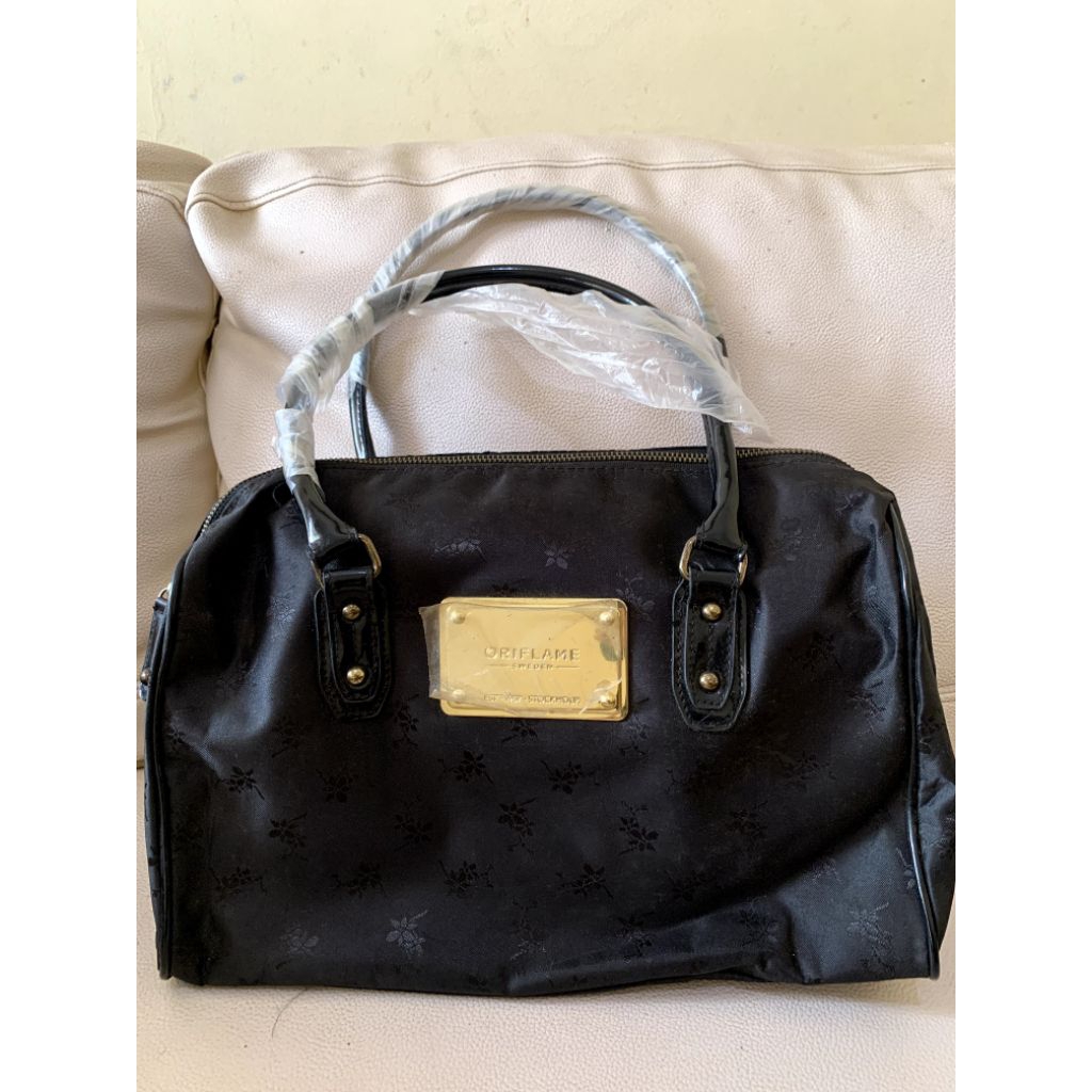 Tas Oriflame Hitam