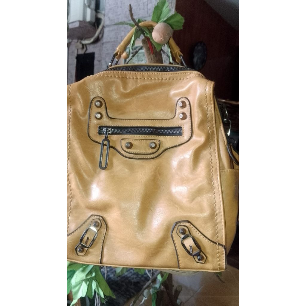 Tas ransel Bahan kulit sintetis preloved second