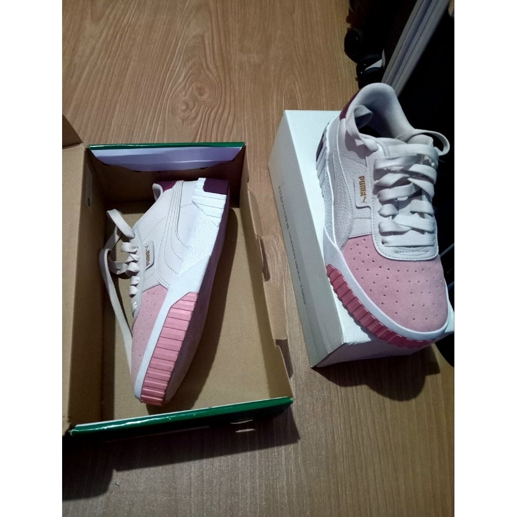 Sepatu Wanita Puma