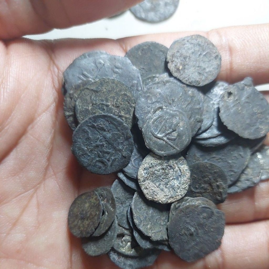 1 keping Koin timah langka. batubara. asli temuan.