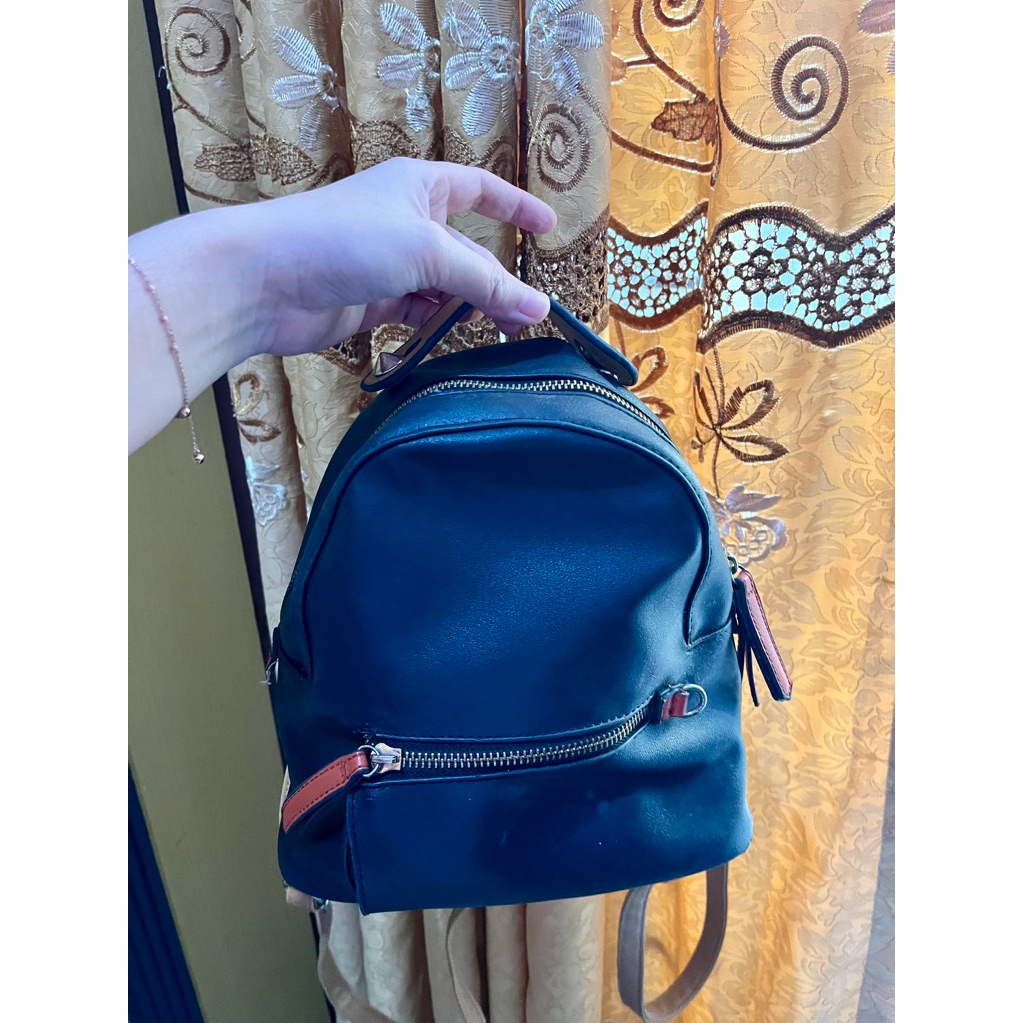 Miniso Tas Mini Wanita dengan Desain tali panjang Ransel