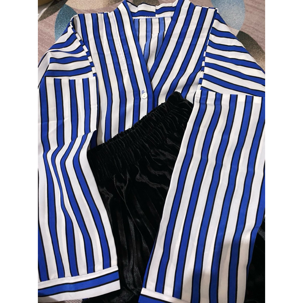 kemeja crop wanita garis garis/kemeja wanita /crop