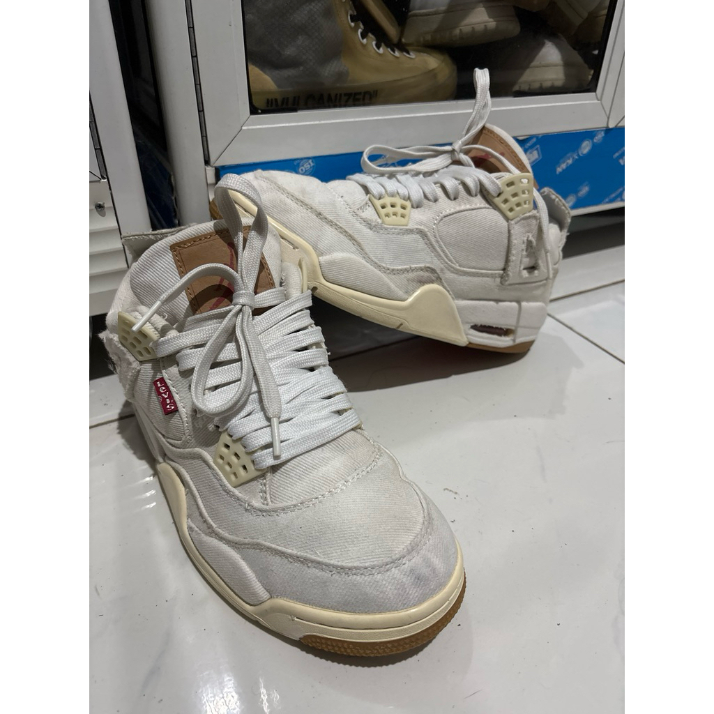 Levi's x Air Jordan 4 Retro 'White Denim' size 42/265