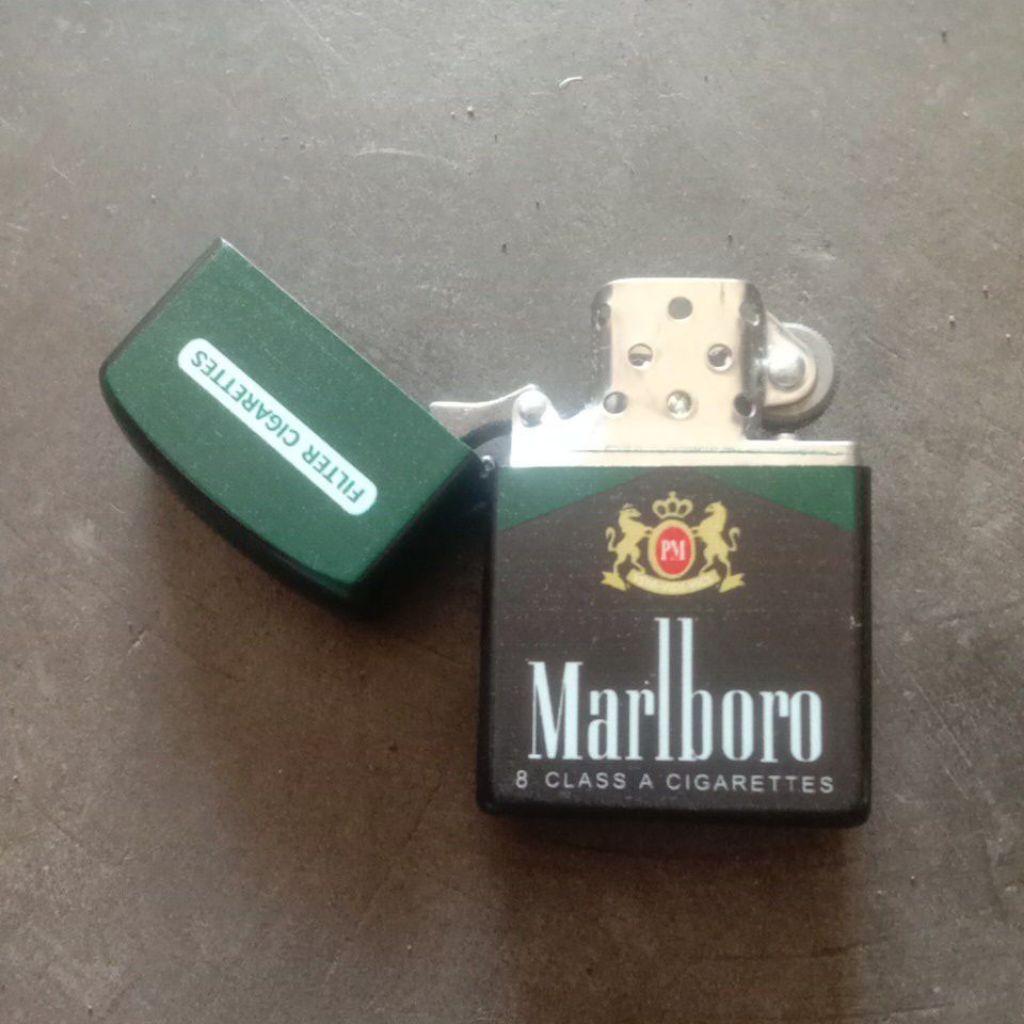 Korek sumbu motif hijau