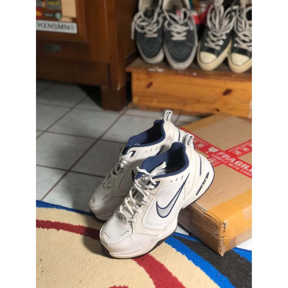 Nike Air Monarch - White