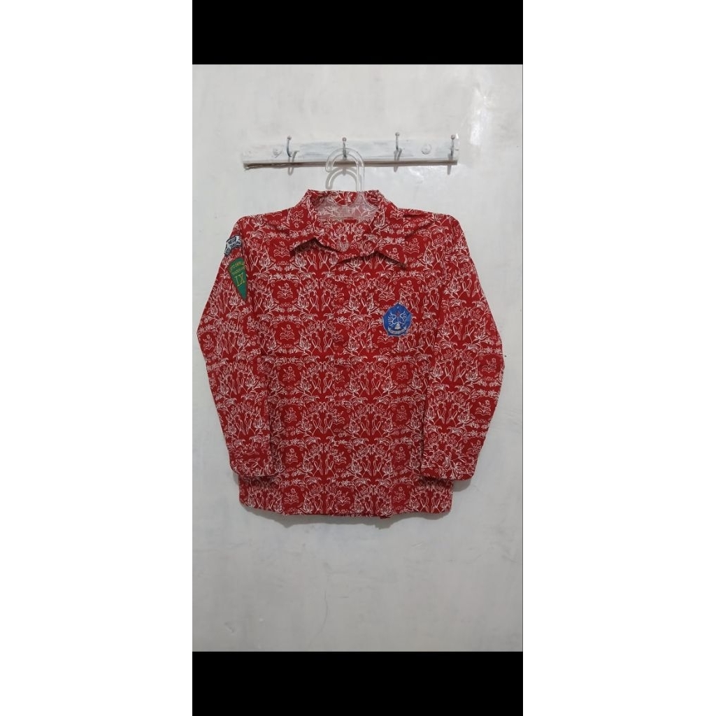 PRELOVED Baju Batik Seragam Sekolah