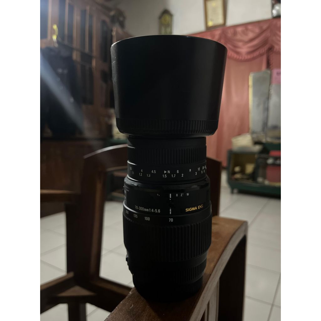Lensa Sigma 70-300 mm