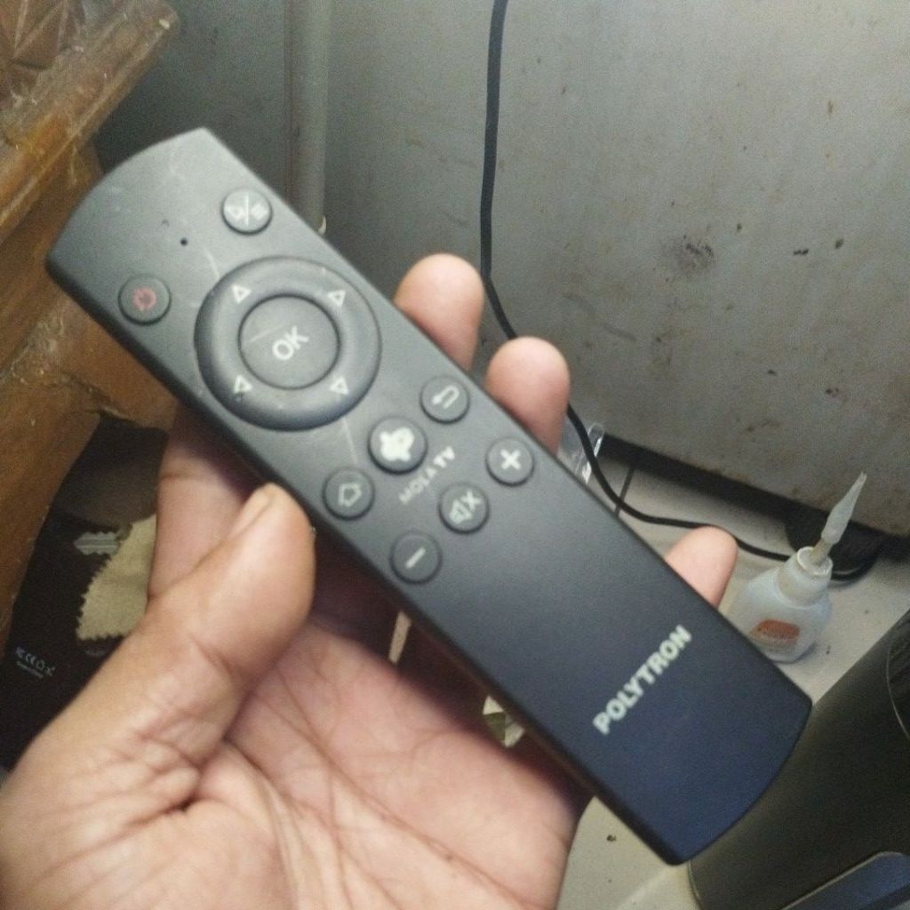 remot stb smart tv  Polytron Mola Streaming PDB-M11. 