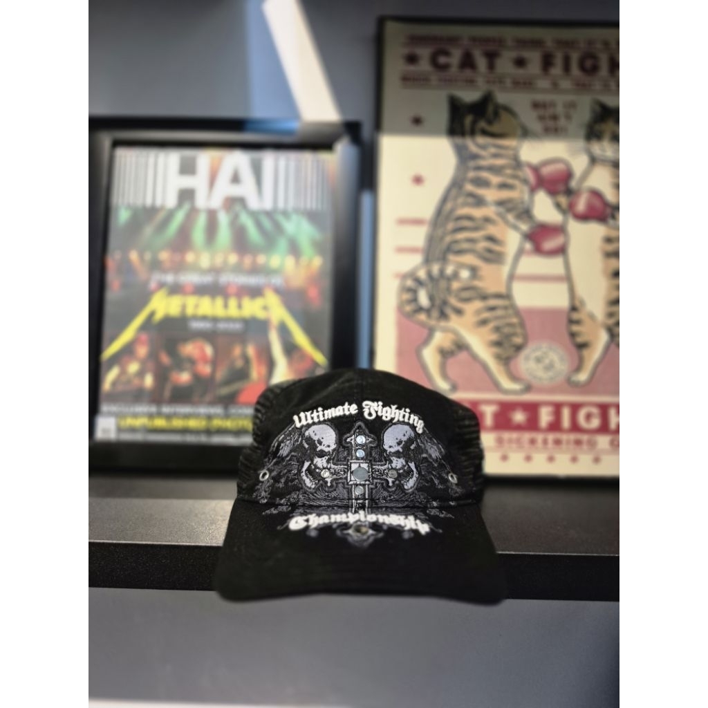 Topi UFC Trucker Vintage - Official Copyright