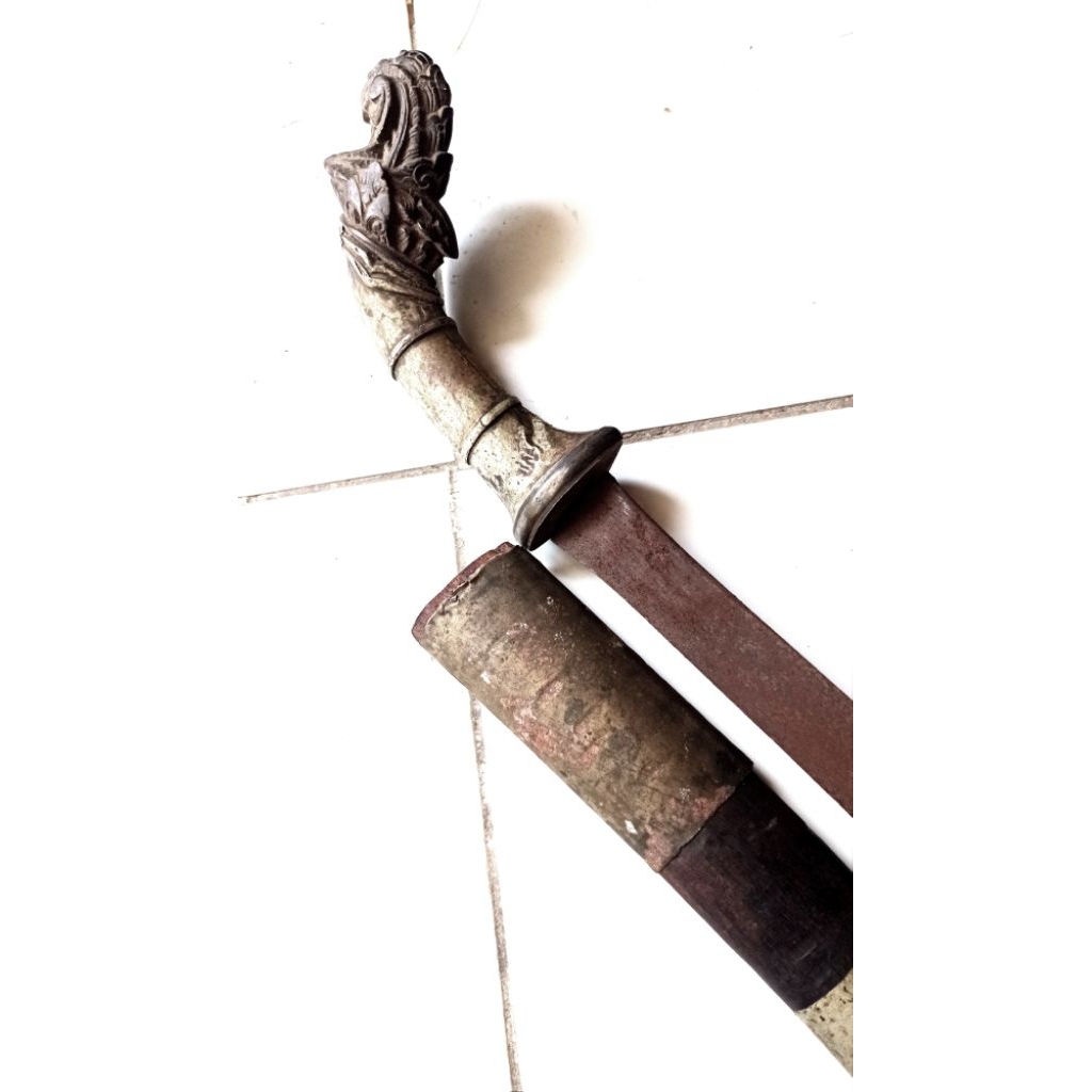 keris kuno Lombok original panjang bilah 45cm gagang tanduk kerbau Garuda Mungkur