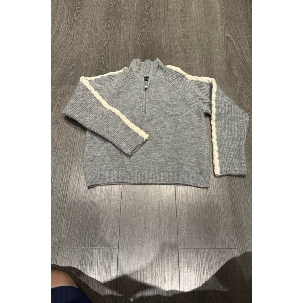 Stradivarius Half Zip Knit Sweater Abu Detail List Putih