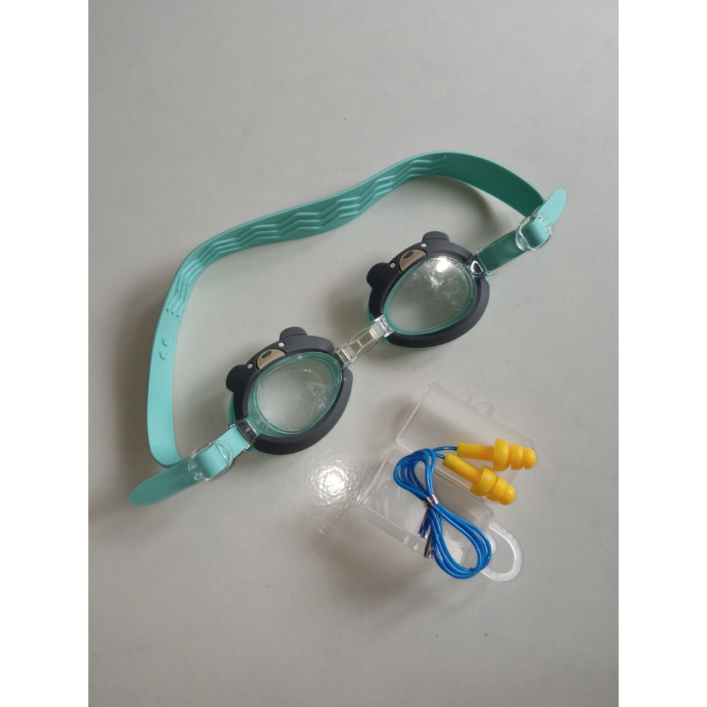 preloved kacamata renang Diadora,gratis penyumbat telinga