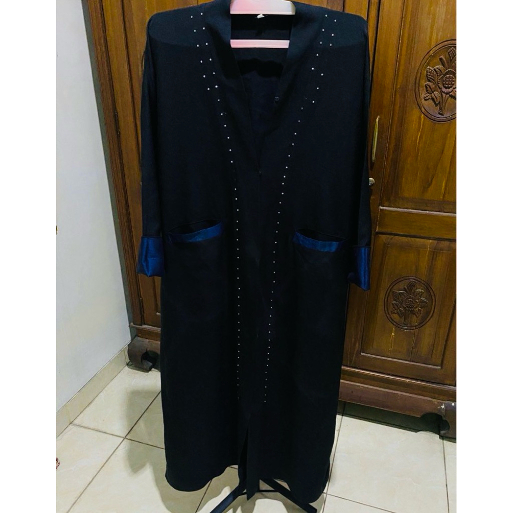 preloved abaya/ pl abaya/ preloved abaya ori saudi/ Abaya modis/ Abaya brand/ Abaya ori saudi/ abaya