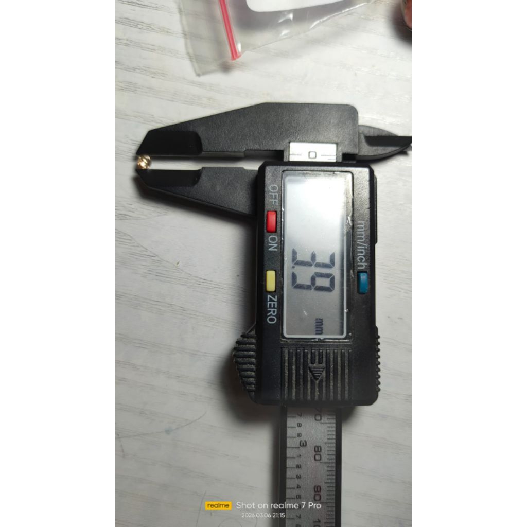 natural berlian banjar ukuran :  3,9 mm   asli alam tambang berlian di kota banjar