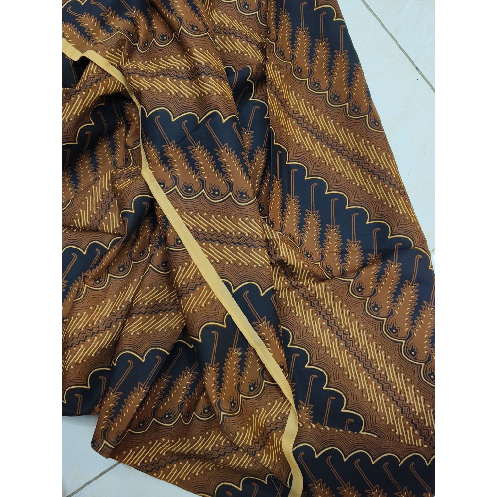 KAIN PANJANG BATIK (JARIK) SOGAN SOLO MOTIF LERENG MODANG