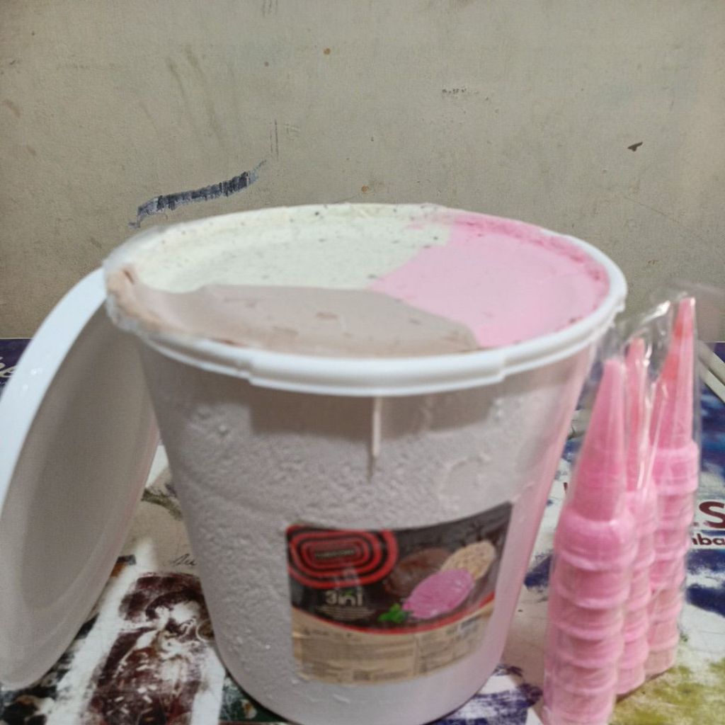ice cream aice halocoko 3in1 8 liter + BONUS cone isi 20 pcs  / eskrim aice murah Bekasi/ es krim ai