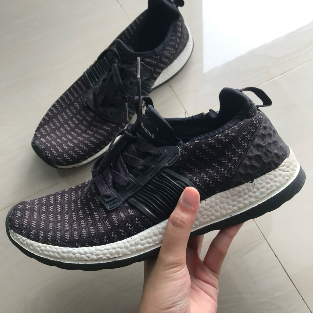 Sepatu Tomkins Preloved