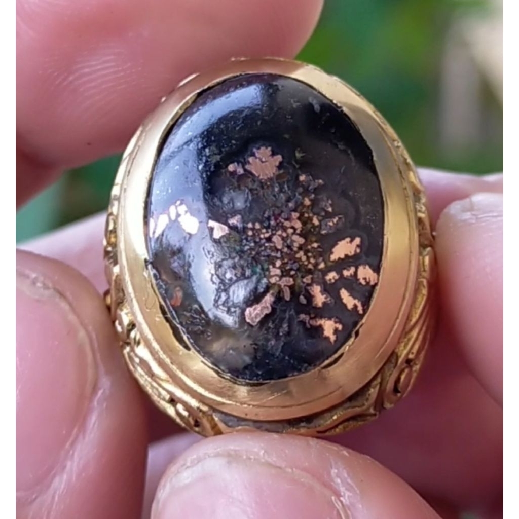 Cncin Batu BACAN TEMBAGA LECI - Natural Bodyglass Kristal Jumbo Murah Latar Hitam