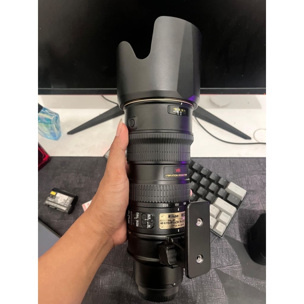 Lensa Nikon 70-200 VRI F2.8 Fullset