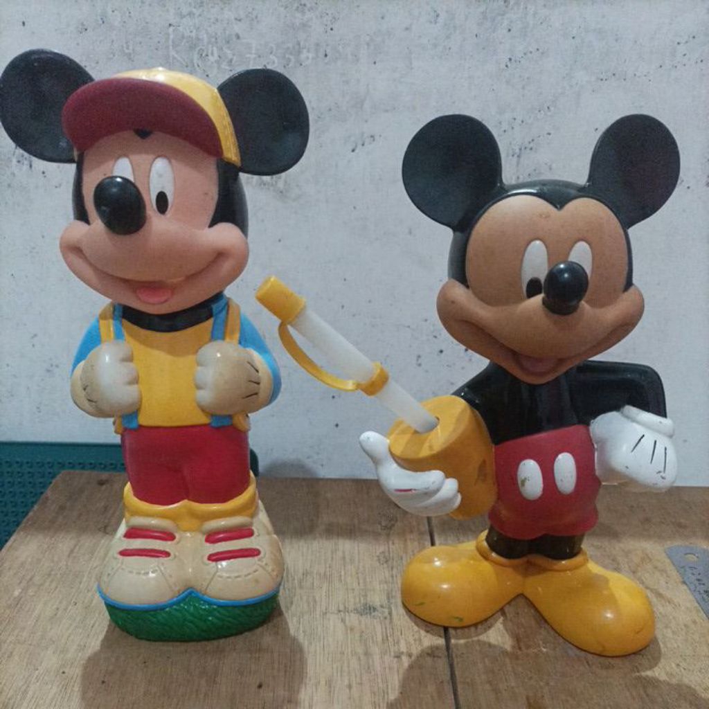 Mickey Mouse tempat minum ori