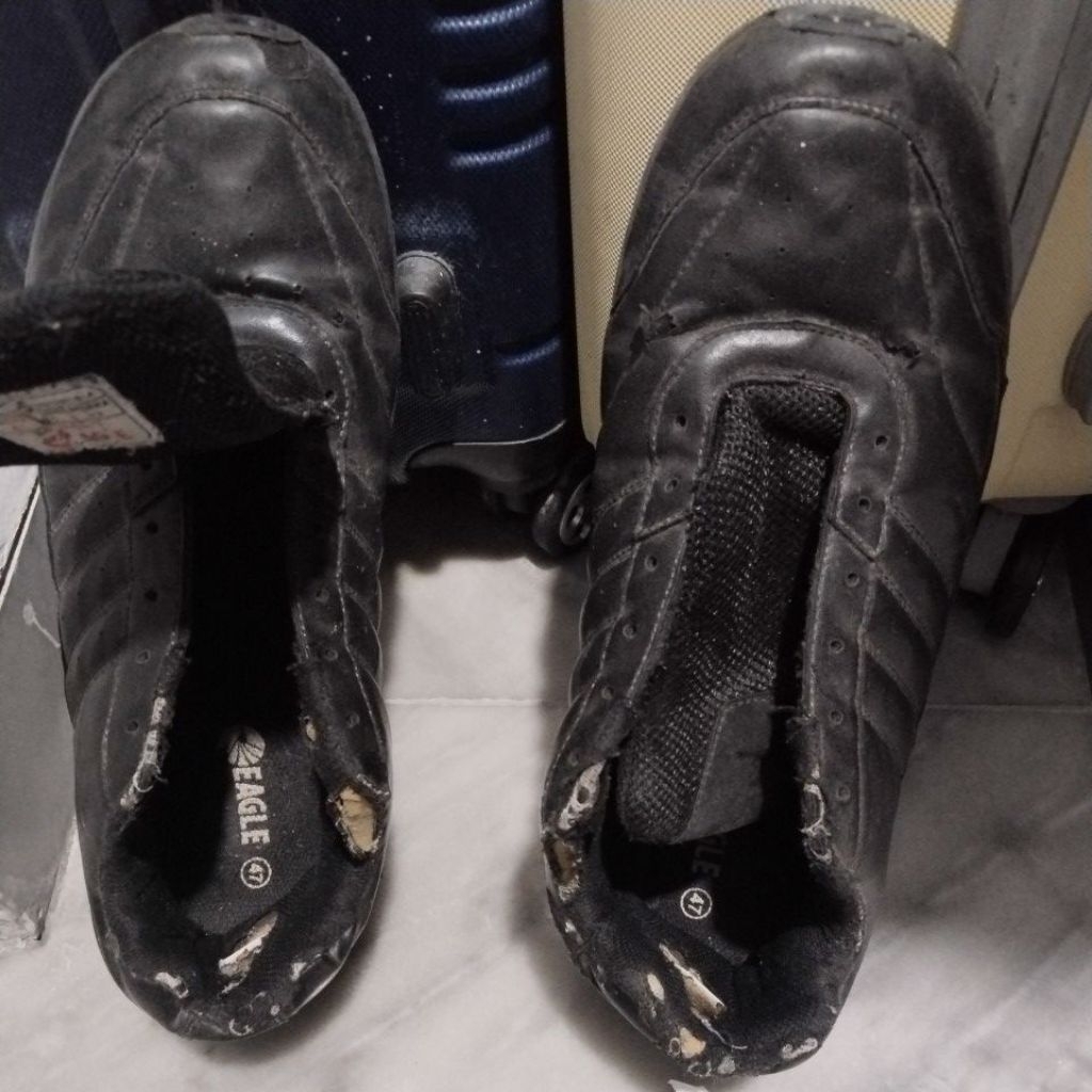 Sepatu eagle prelove */ bekas ukuran 47