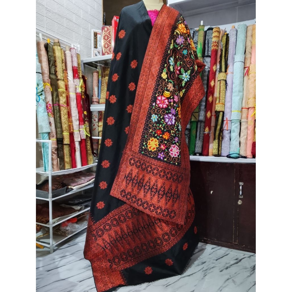 Songket Pandai Sikek Motif Tabur Sulam full Kapalo Samek