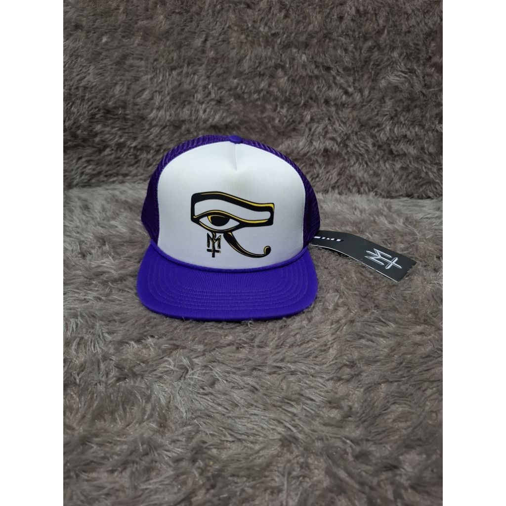 topi MATERNAL DISASTER trucker hat original