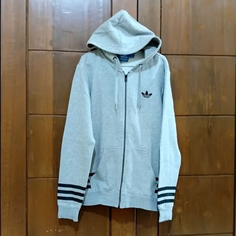 tNf hoodie full print bordir size 105,AVIREX tracktop size M,adidas hoodie size 95