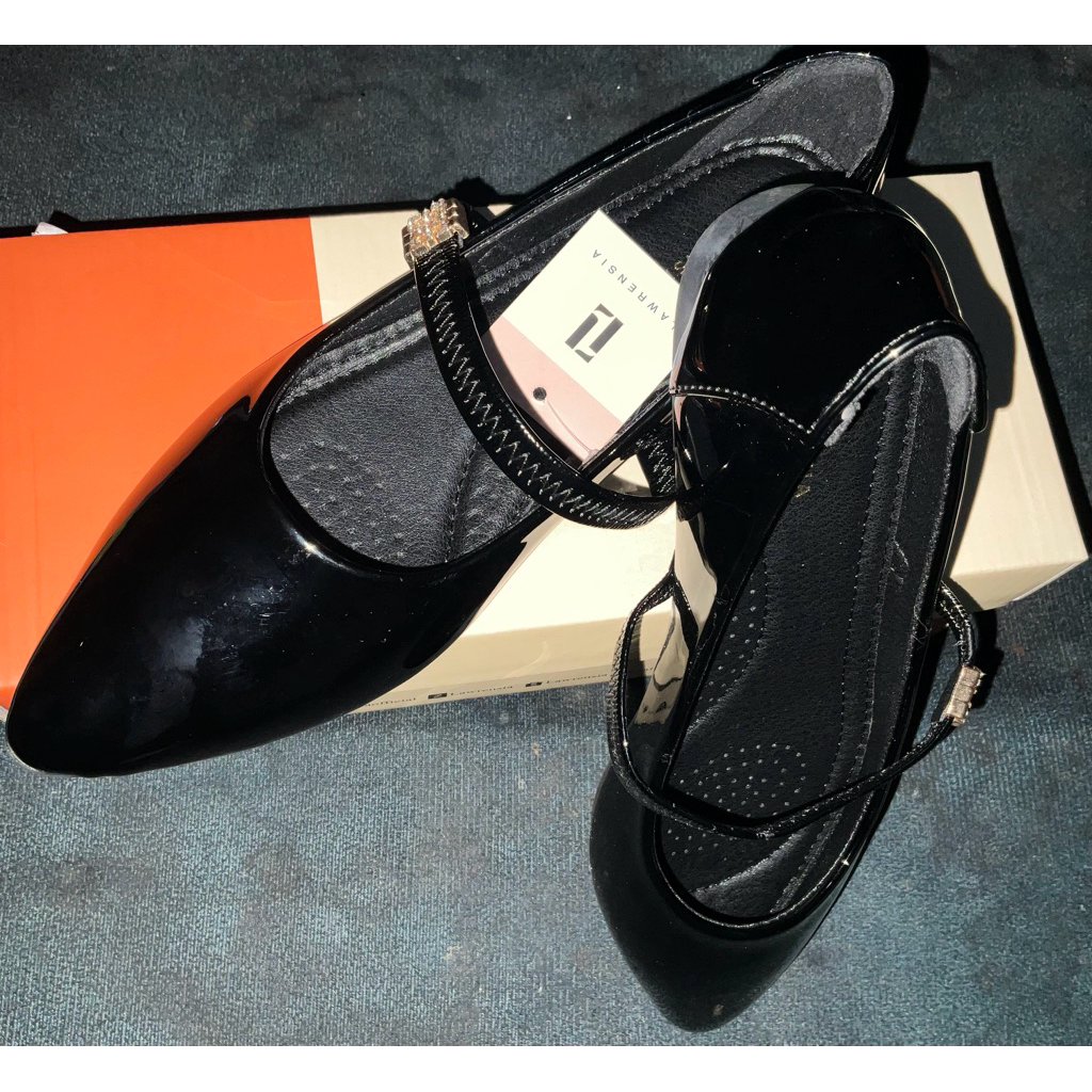 Sepatu Wanita Lawrensia
