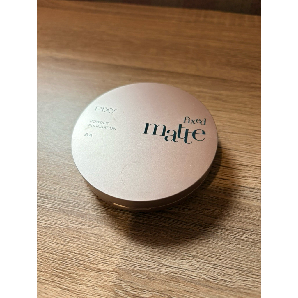 Preloved Pixy Fixed Matte Powder Foundation 402N Medium Neutral