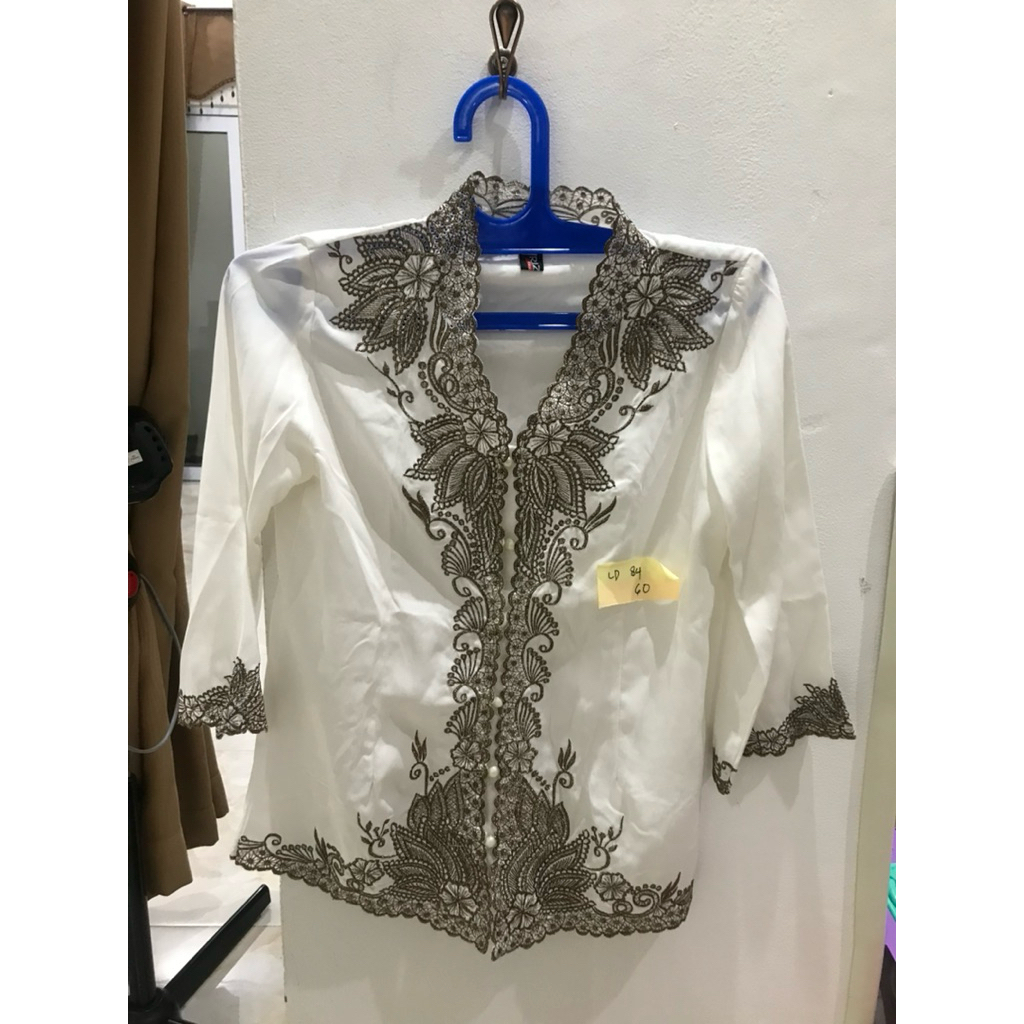 Preloved Kebaya Modern Putih