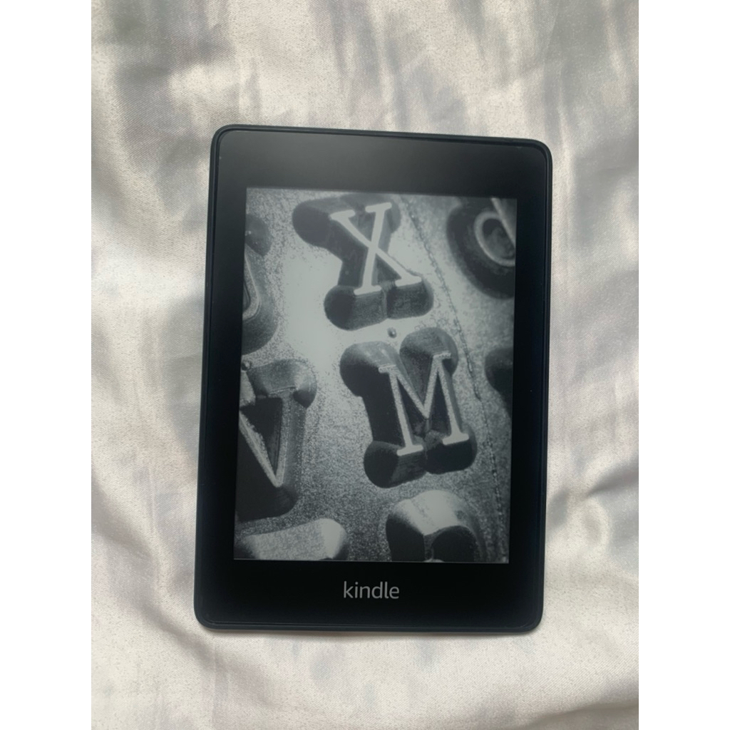 [PRELOVED] Amazon Kindle Paperwhite Gen 10th - storage 8 aaGB - warna Black / Hitam (fullset) - e-re