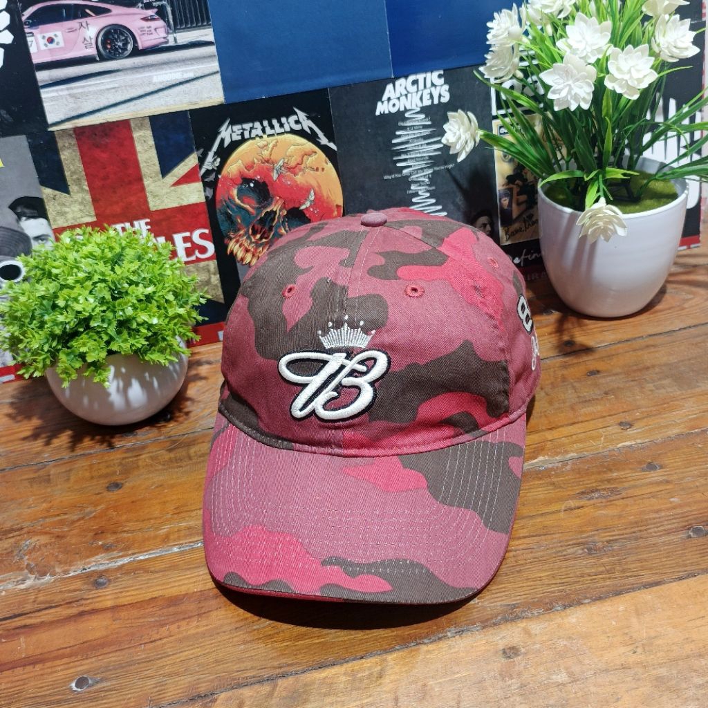 TOPI CAPS VINTAGE / LAWAS NASCAR COLABS BUDWEISER 8