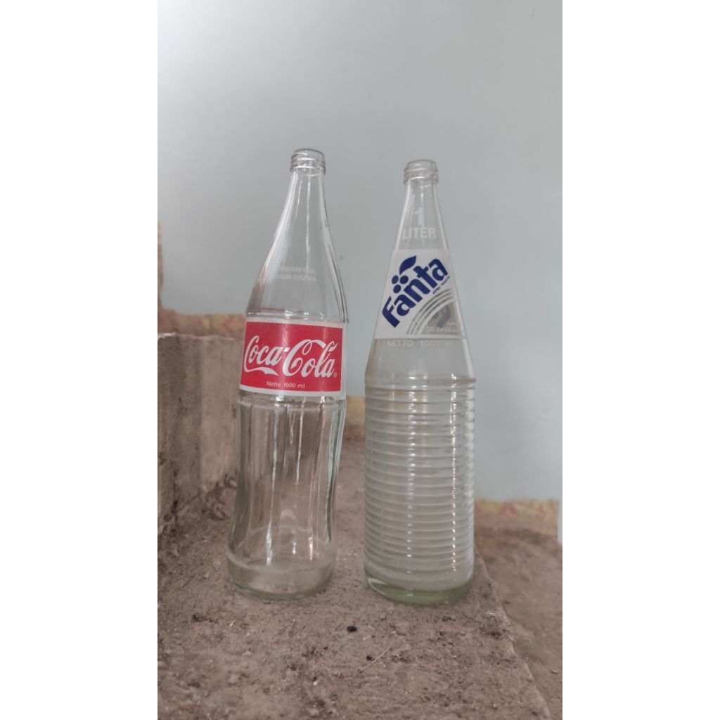 Botol kaca jadul ukuran 1 liter fanta, coca cola
